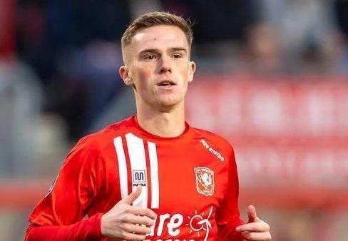 里为印尼足 里为印尼足